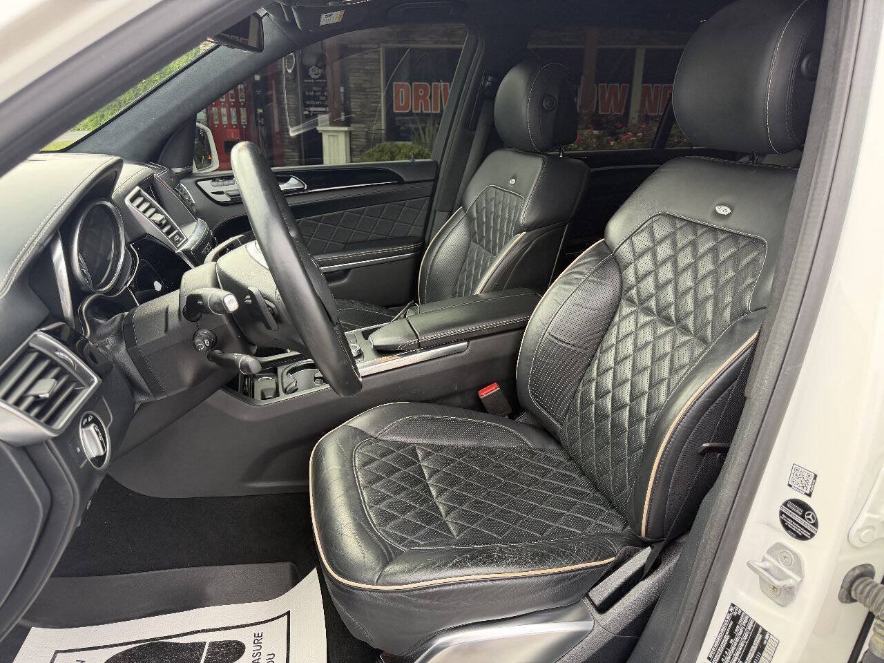Used 2014 Mercedes-Benz GL 550 4MATIC image 11