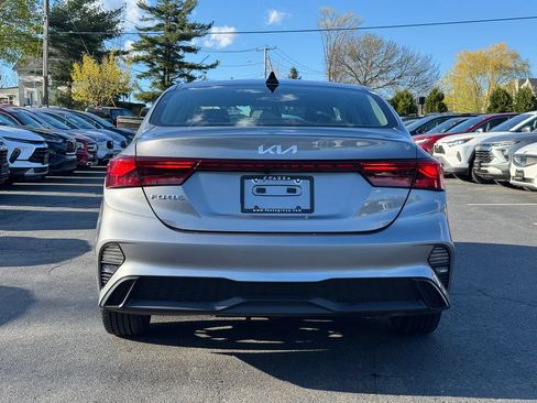 Used 2023 Kia Forte LXS w/ LXS Technology Package FWD image 8