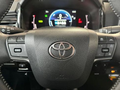 Certified 2025 Toyota Camry SE image 24