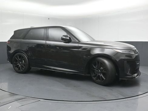 Used 2024 Land Rover Range Rover Sport AWD/4WD image 8