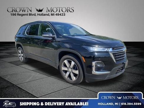 Used 2023 Chevrolet Traverse LT w/ LT Premium Package AWD/4WD image 1