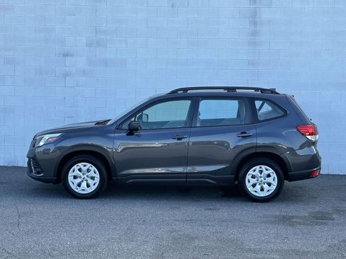 Used 2022 Subaru Forester AWD/4WD image 2