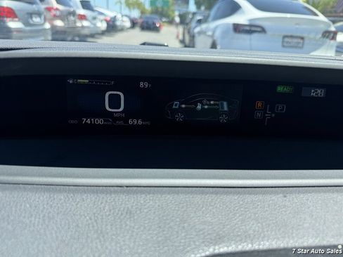 Used 2022 Toyota Prius Prime LE FWD image 11