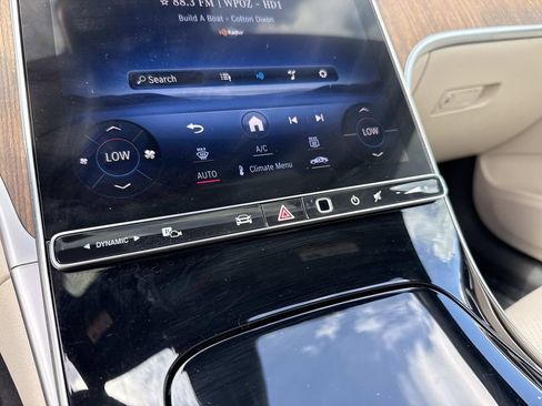 Used 2022 Mercedes-Benz C 300 4MATIC Sedan w/ Exclusive Trim Package image 31