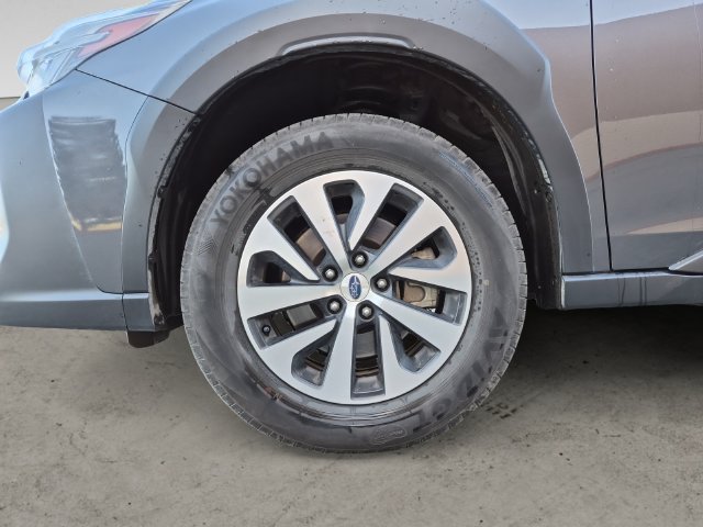 Used 2025 Subaru Outback Premium AWD/4WD image 9