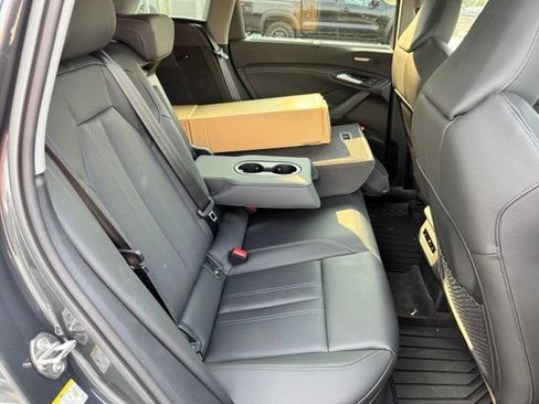 Certified 2025 Audi Q6 e-tron Premium Plus AWD/4WD image 44