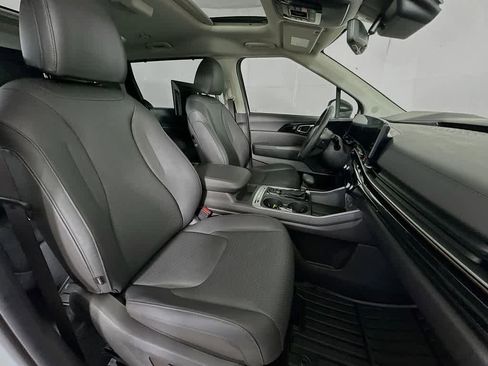 Used 2025 Kia Carnival SX Prestige FWD image 15