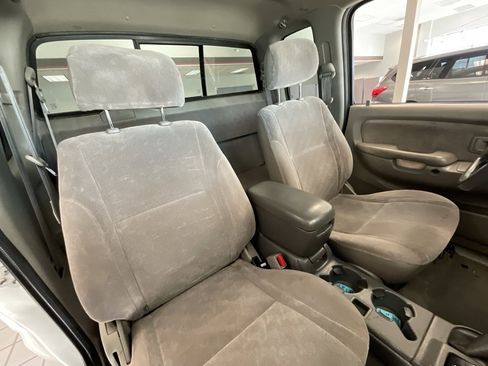 Used 2004 Toyota Tacoma 4x4 Xtracab V6 image 16