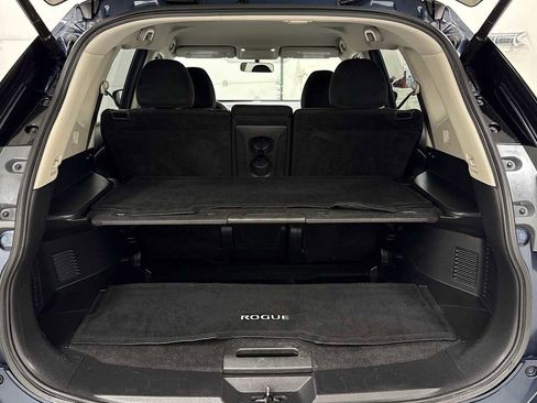 Used 2016 Nissan Rogue SV w/ SV Premium Package image 27