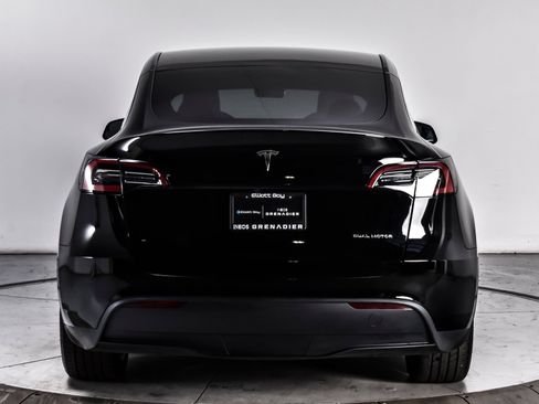 Used 2023 Tesla Model Y Long Range AWD/4WD image 5