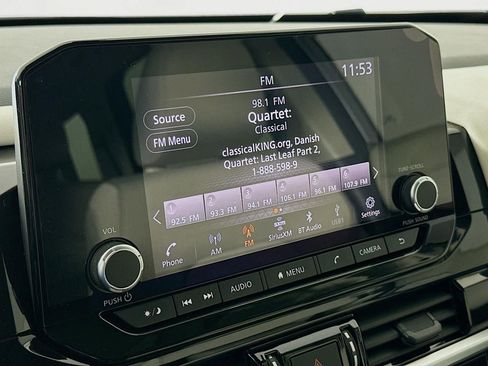 Used 2023 Nissan Pathfinder SV image 15