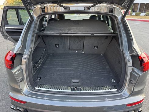 Used 2017 Porsche Cayenne S AWD/4WD image 9