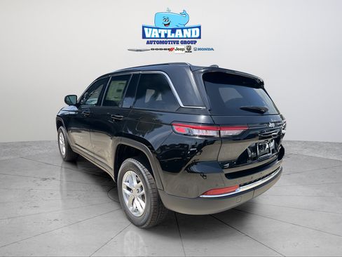 New 2026 Jeep Grand Cherokee Laredo X RWD image 3