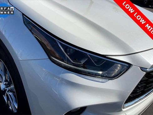 Used 2023 Toyota Highlander Limited image 27