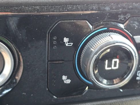 Used 2023 Chevrolet Silverado 1500 LT AWD/4WD image 6