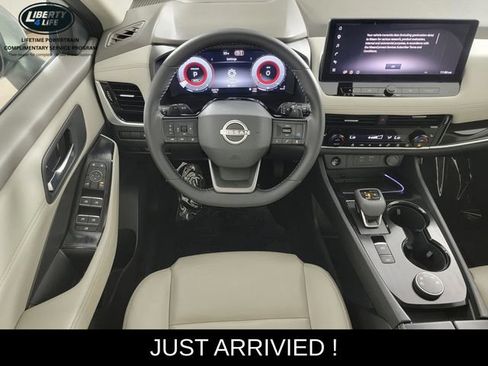Used 2026 Nissan Rogue SL AWD/4WD image 25