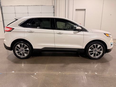 Used 2017 Ford Edge Titanium w/ Equipment Group 301A FWD image 4