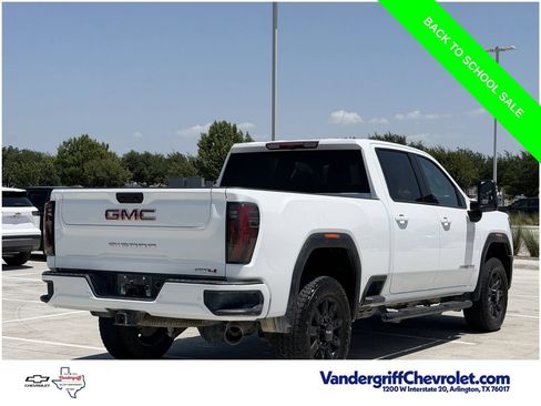 Used 2025 GMC Sierra 2500 AT4 AWD/4WD image 4
