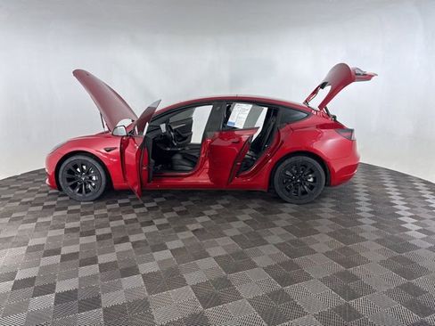 Used 2021 Tesla Model 3 Standard Range Plus image 11