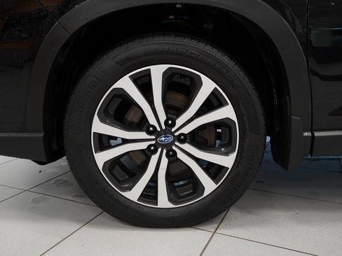 Used 2020 Subaru Forester Limited image 17