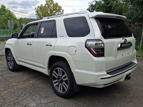 Certified 2022 Toyota 4Runner Limited AWD/4WD image 3
