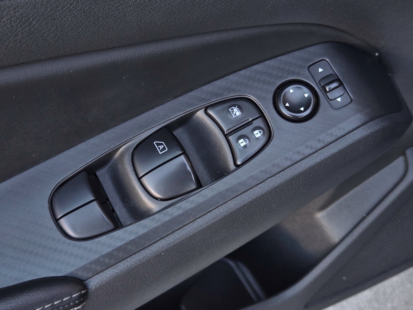 Used 2024 Nissan Altima 2.5 SV FWD image 10