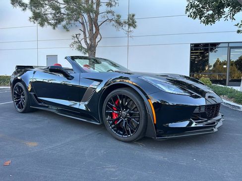 Used 2015 Chevrolet Corvette Z06 w/ 3LZ Preferred Equipment Group RWD image 3
