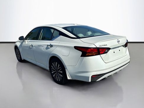 Used 2023 Nissan Altima 2.5 SV FWD image 5