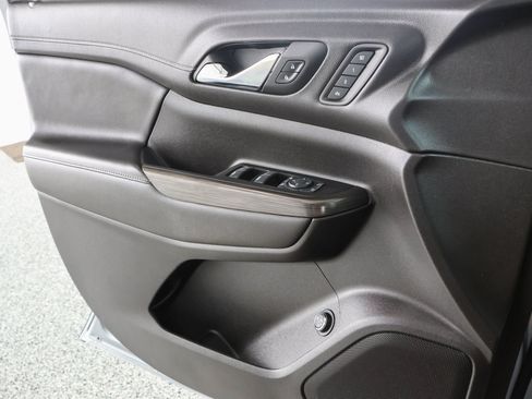 Used 2023 GMC Acadia SLT w/ Technology Package FWD image 22