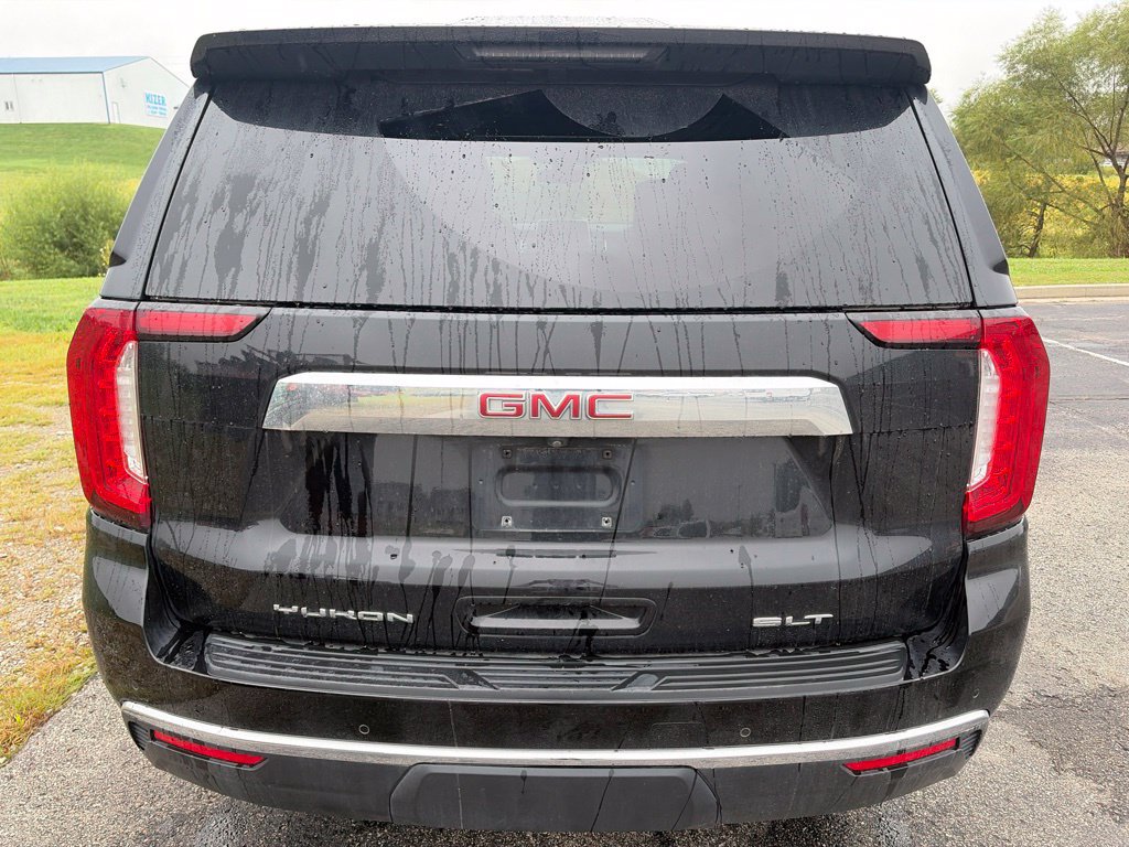 Used 2022 GMC Yukon SLT w/ SLT Luxury Package AWD/4WD image 4