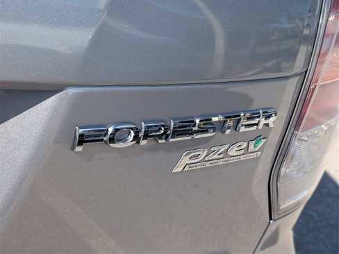 Used 2017 Subaru Forester 2.5i Premium image 16
