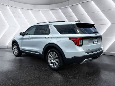 New 2026 Ford Explorer Platinum RWD image 5
