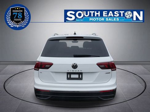 Used 2022 Volkswagen Tiguan SE w/ Panoramic Sunroof Package image 4