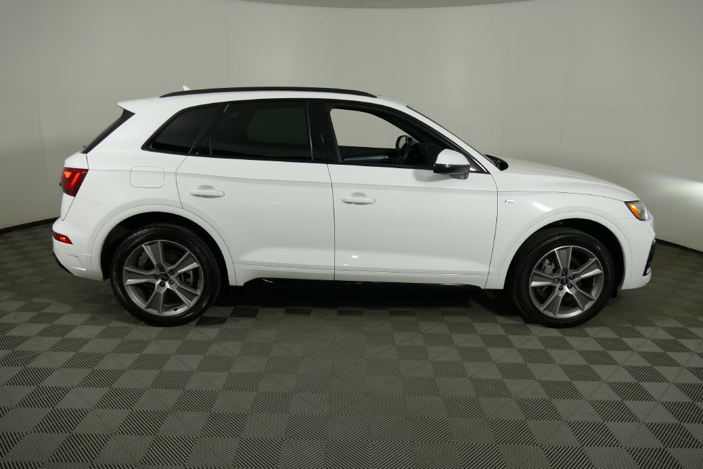 Used 2025 Audi Q5 2.0T Premium AWD/4WD image 2