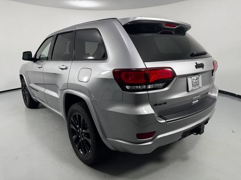 Used 2021 Jeep Grand Cherokee Laredo X AWD/4WD image 5
