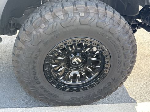 Used 2024 Ford Bronco Badlands image 25