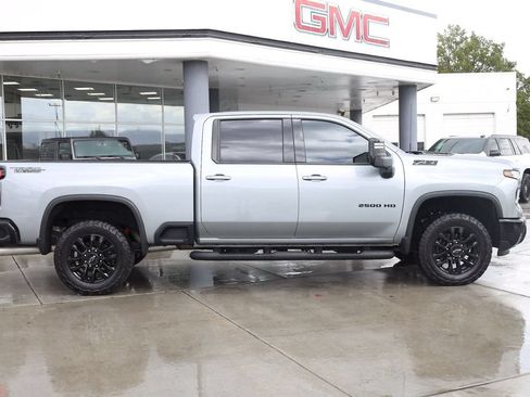 Used 2025 Chevrolet Silverado 2500 LTZ w/ Trail Boss Package AWD/4WD image 7