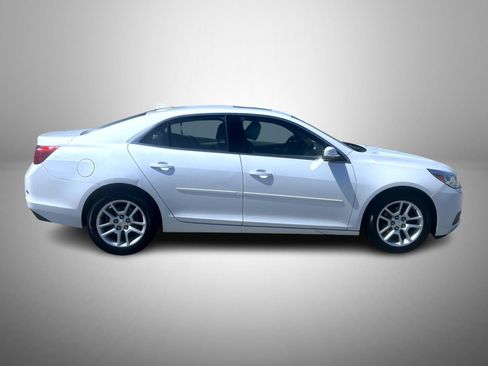 Used 2015 Chevrolet Malibu LT FWD image 4