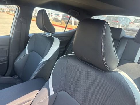 Used 2025 Toyota Camry SE image 9