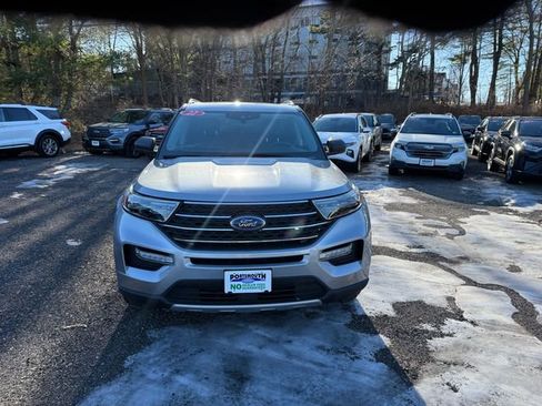 Used 2022 Ford Explorer XLT w/ Equipment Group 202A image 8