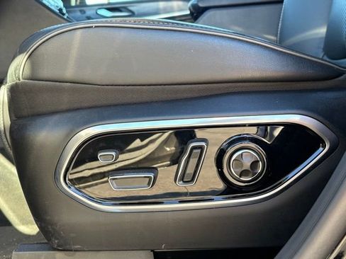 New 2025 Jeep Grand Cherokee Overland w/ Luxury Tech Group IV image 13