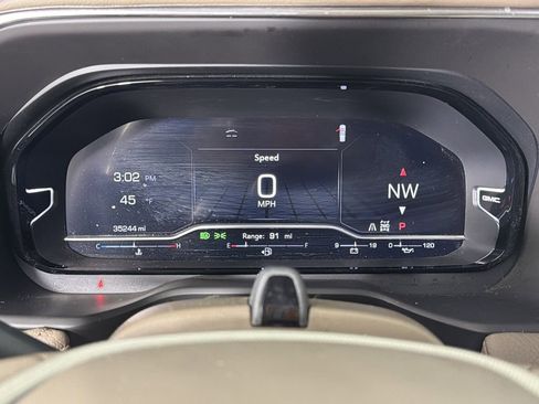 Used 2023 GMC Yukon Denali w/ Advanced Technology Package image 32