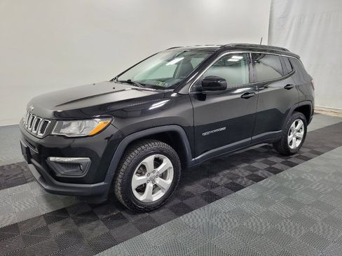 Used 2020 Jeep Compass Latitude AWD/4WD image 2