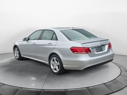 Used 2015 Mercedes-Benz E 350 4MATIC Sedan image 3