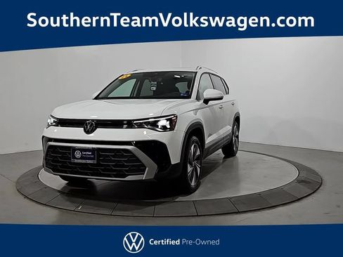 Used 2025 Volkswagen Taos SE w/ Panoramic Sunroof Package AWD/4WD image 1