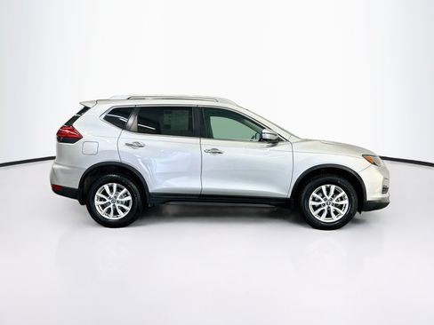 Used 2017 Nissan Rogue SV w/ SV Premium Package AWD/4WD image 10