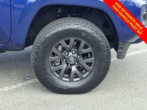Certified 2023 Toyota Tacoma SR5 AWD/4WD image 10