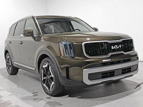 Used 2024 Kia Telluride EX w/ EX Captain's Chair Package AWD/4WD image 37