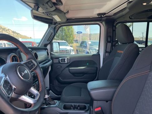 Used 2023 Jeep Gladiator Mojave w/ Cold Weather Group image 14