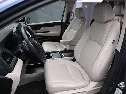 Used 2025 Honda Odyssey EX-L image 16